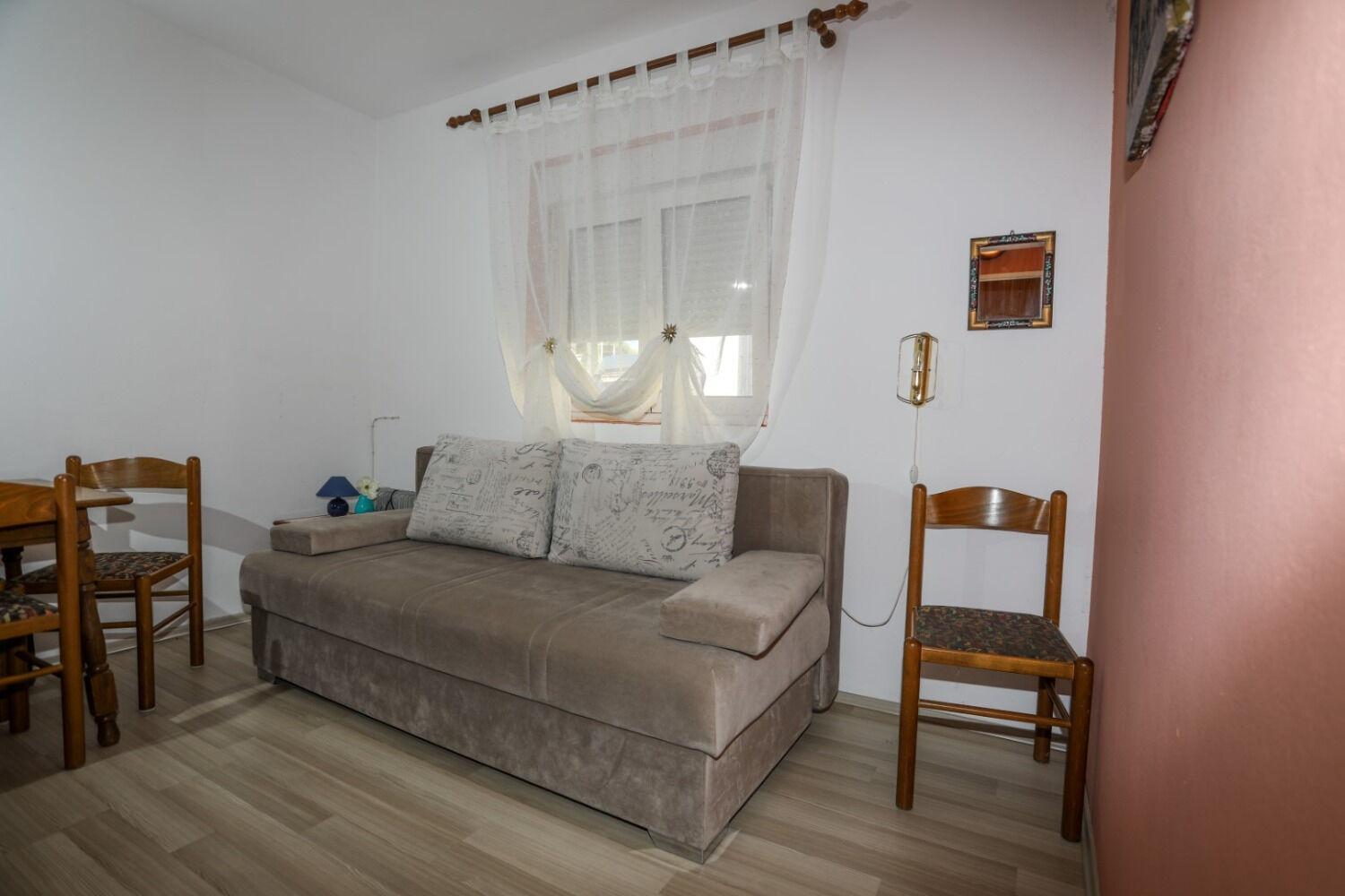 And Marlene Milna (Hvar)
